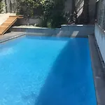 Апартаменты Rez-de-jardin Dans Maison Avec Piscine *