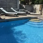 Rez-de-jardin Dans Maison Avec Piscine Вильнёв-Лубе