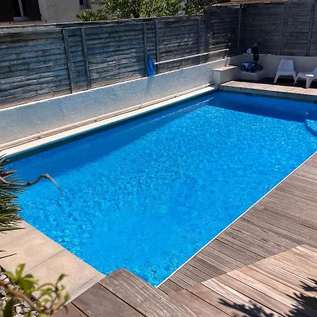 2 Pieces Rez-de-jardin Dans Maison Avec Piscine * Villeneuve-Loubet