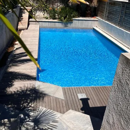 2 Pieces Rez-de-jardin Dans Maison Avec Piscine Villeneuve-Loubet