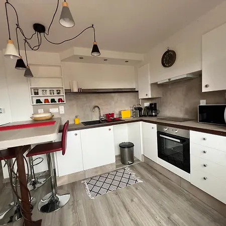 2 Pieces Rez-de-jardin Dans Maison Avec Piscine Apartment Villeneuve-Loubet