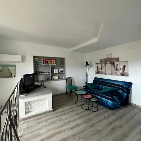Apartment Rez-de-jardin Dans Maison Avec Piscine Villeneuve-Loubet