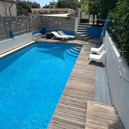 Rez-de-jardin Dans Maison Avec Piscine Appartamento