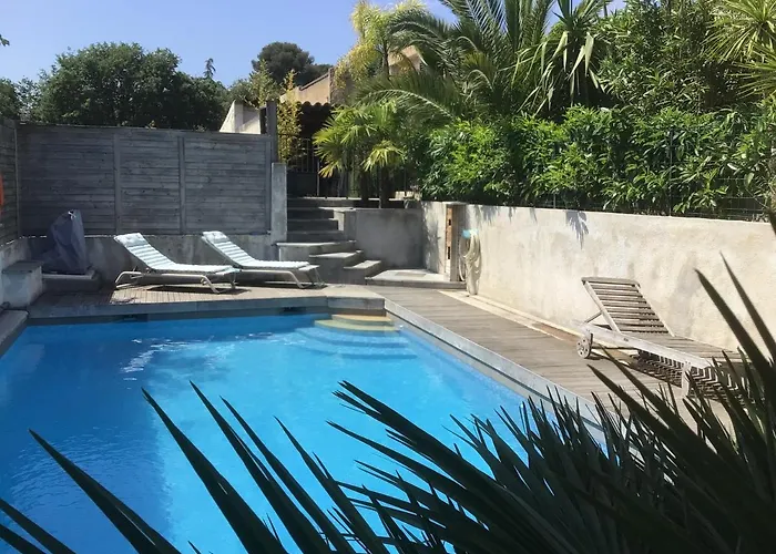 Rez-de-jardin Dans Maison Avec Piscine Apartment *